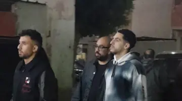 حسين الشحات يستقبل عزاء والد زوجته.. صور